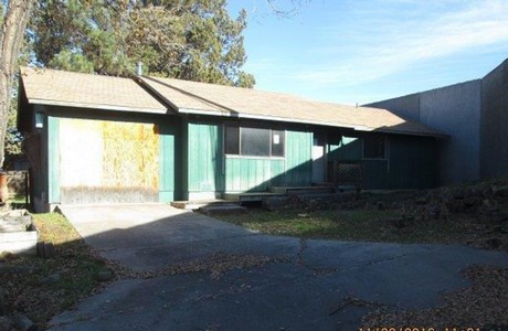 Custom wood garage door in Bend Oregon