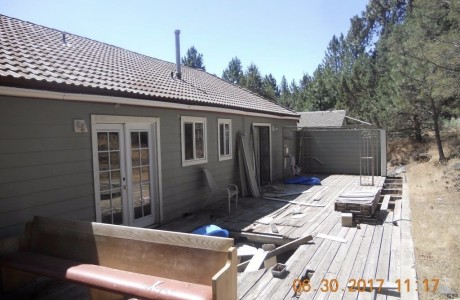 Back deck . . . great for entertaining!