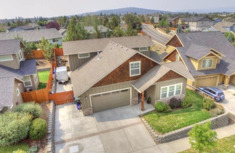 Medan price in Bend is $405,000